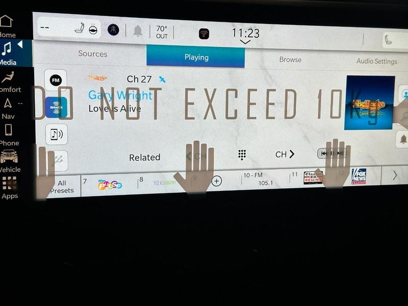 Jeep Gladiator Vehicle Full-screen Gallery Image 13