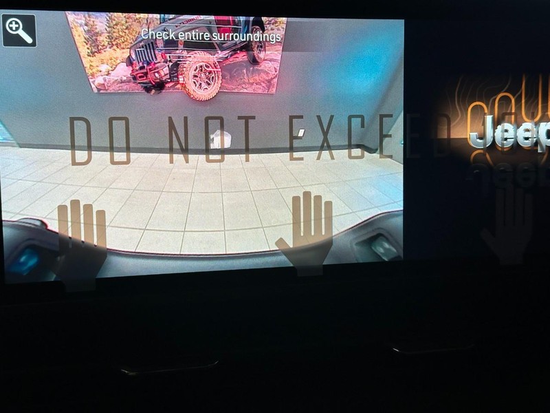 Jeep Gladiator Vehicle Full-screen Gallery Image 14