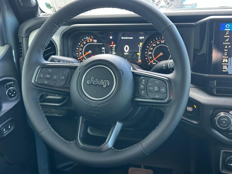 Jeep Gladiator Vehicle Full-screen Gallery Image 6