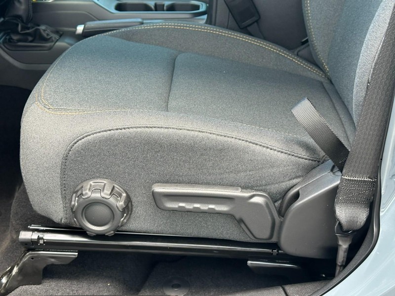 Jeep Gladiator Vehicle Full-screen Gallery Image 10