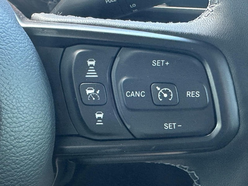 Jeep Gladiator Vehicle Full-screen Gallery Image 12