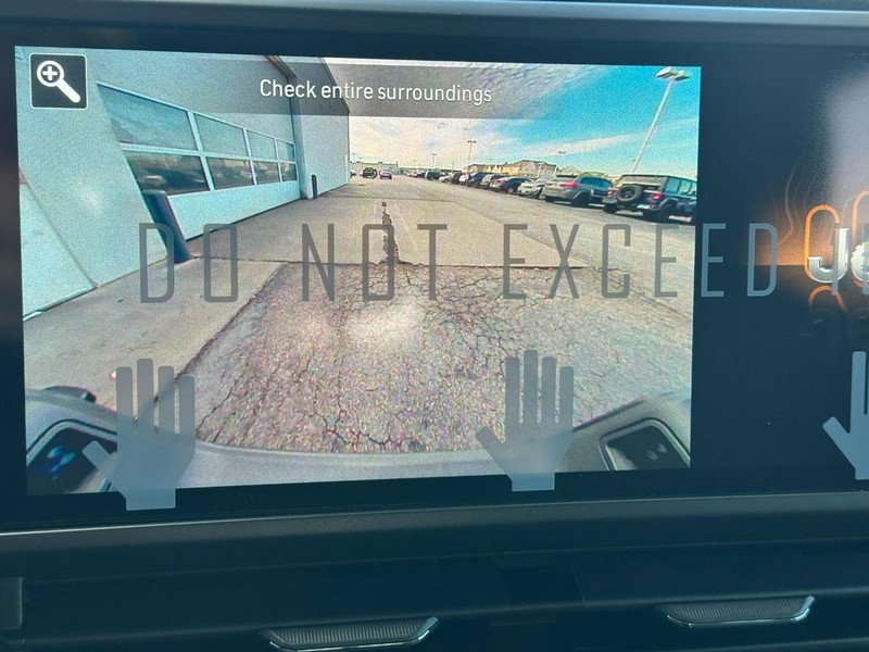 Jeep Gladiator Vehicle Full-screen Gallery Image 15