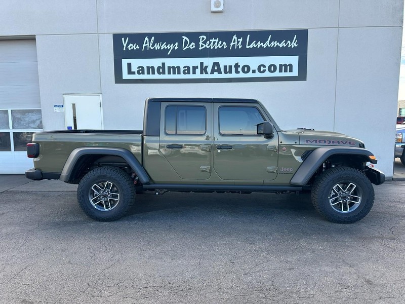 Jeep Gladiator Vehicle Full-screen Gallery Image 2