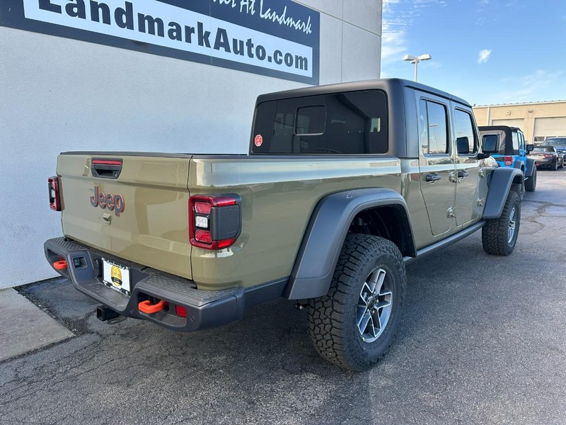 Jeep Gladiator Vehicle Full-screen Gallery Image 3