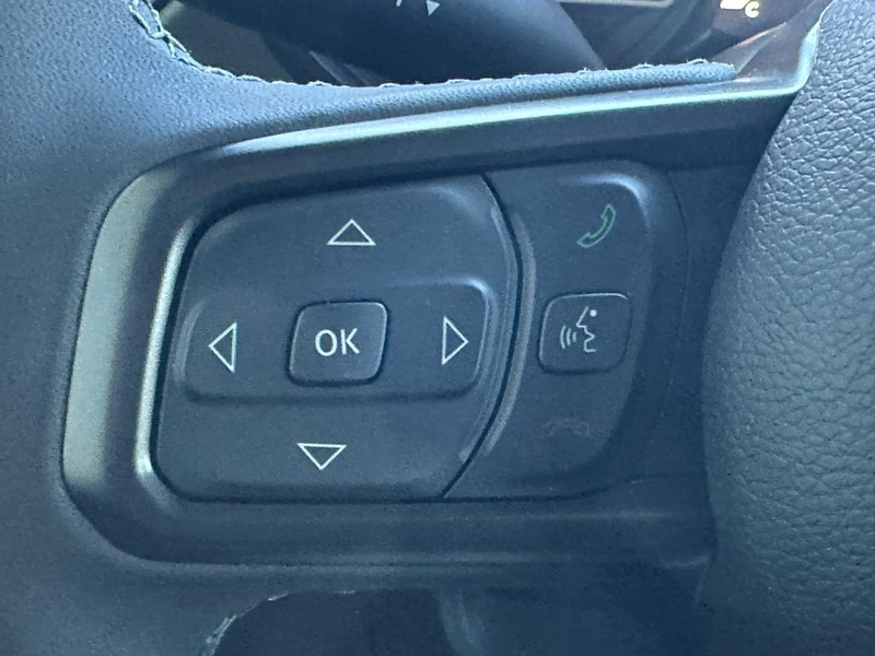 Jeep Gladiator Vehicle Full-screen Gallery Image 11