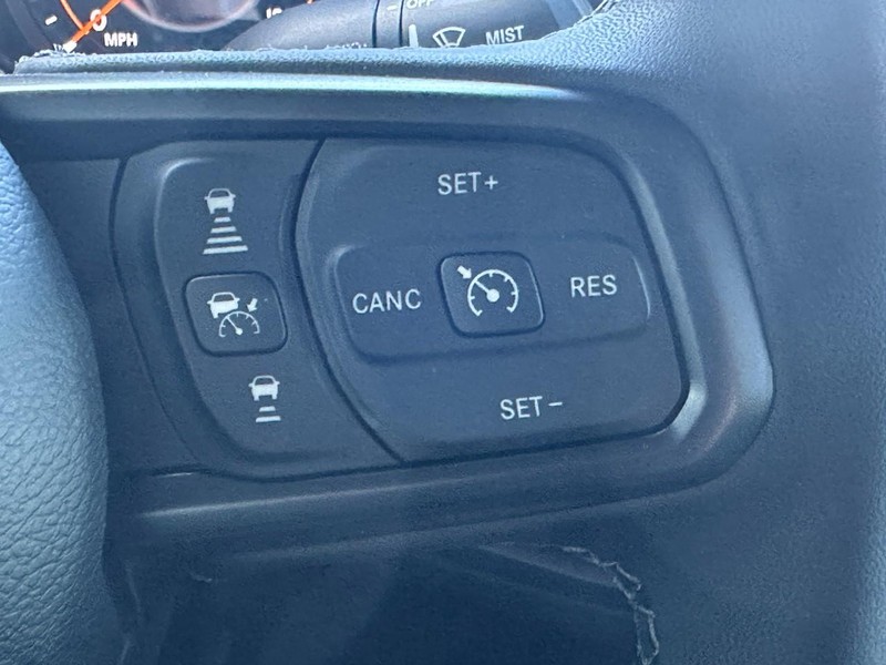 Jeep Gladiator Vehicle Full-screen Gallery Image 12