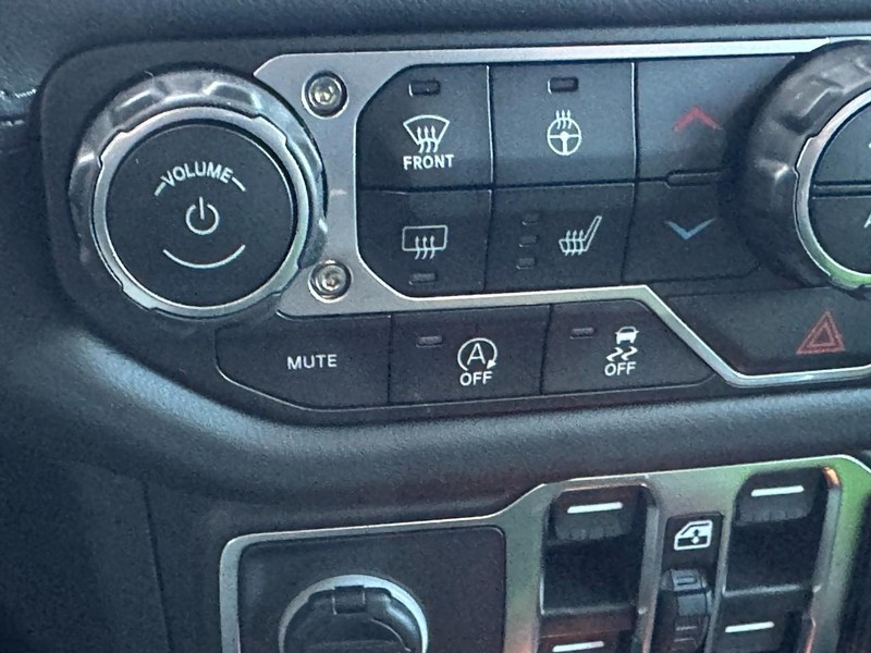 Jeep Gladiator Vehicle Full-screen Gallery Image 15