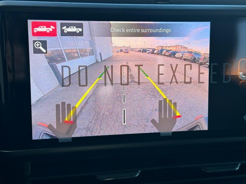 Jeep Gladiator Vehicle Full-screen Gallery Image 16