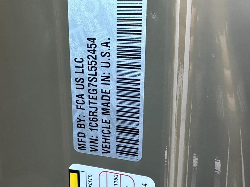 Jeep Gladiator Vehicle Full-screen Gallery Image 17