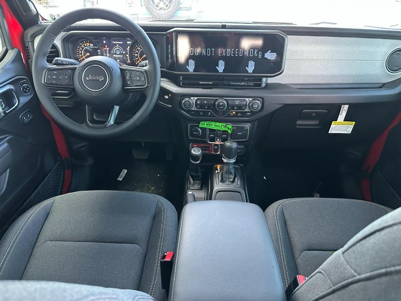 Jeep Gladiator Vehicle Full-screen Gallery Image 5