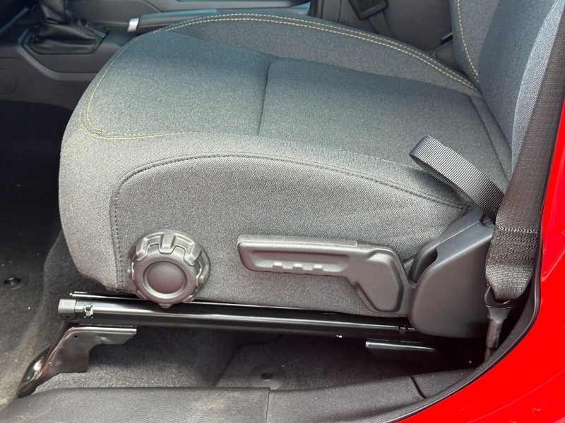 Jeep Gladiator Vehicle Full-screen Gallery Image 10