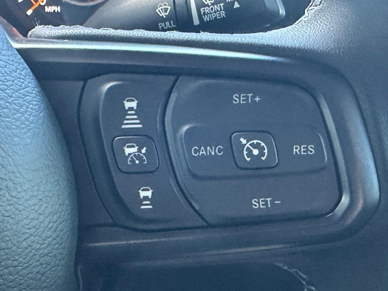 Jeep Gladiator Vehicle Full-screen Gallery Image 12