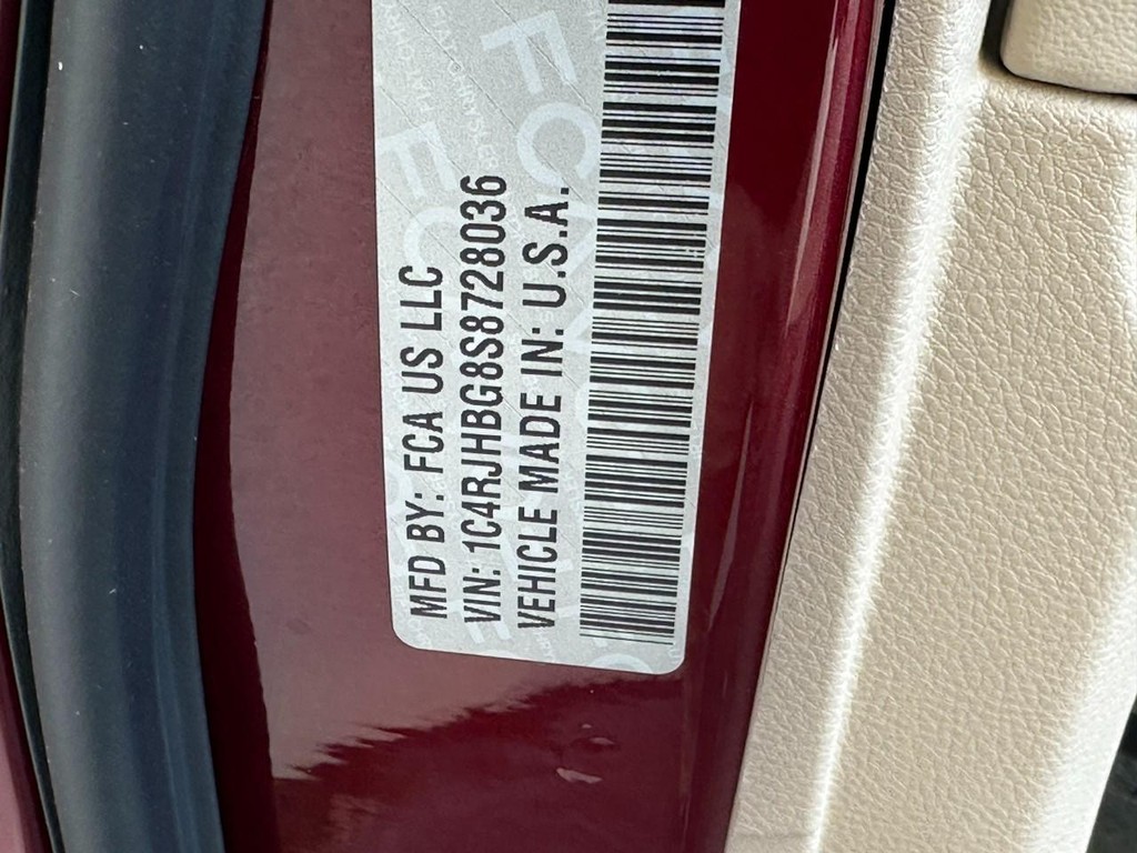 Jeep Grand Cherokee Vehicle Full-screen Gallery Image 17