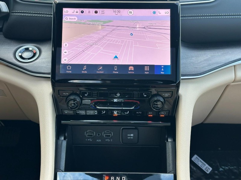 Jeep Grand Cherokee Vehicle Full-screen Gallery Image 8