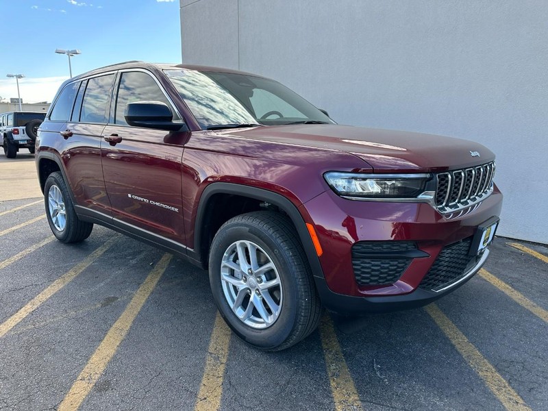 Jeep Grand Cherokee Vehicle Full-screen Gallery Image 2