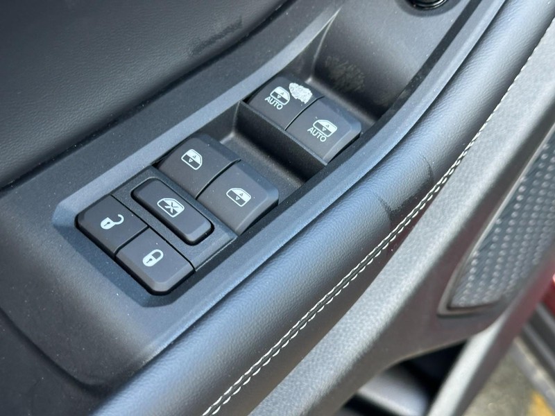 Jeep Grand Cherokee Vehicle Full-screen Gallery Image 10