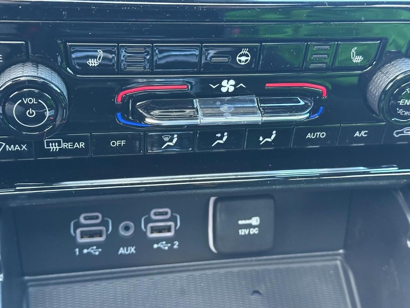 Jeep Grand Cherokee Vehicle Full-screen Gallery Image 14