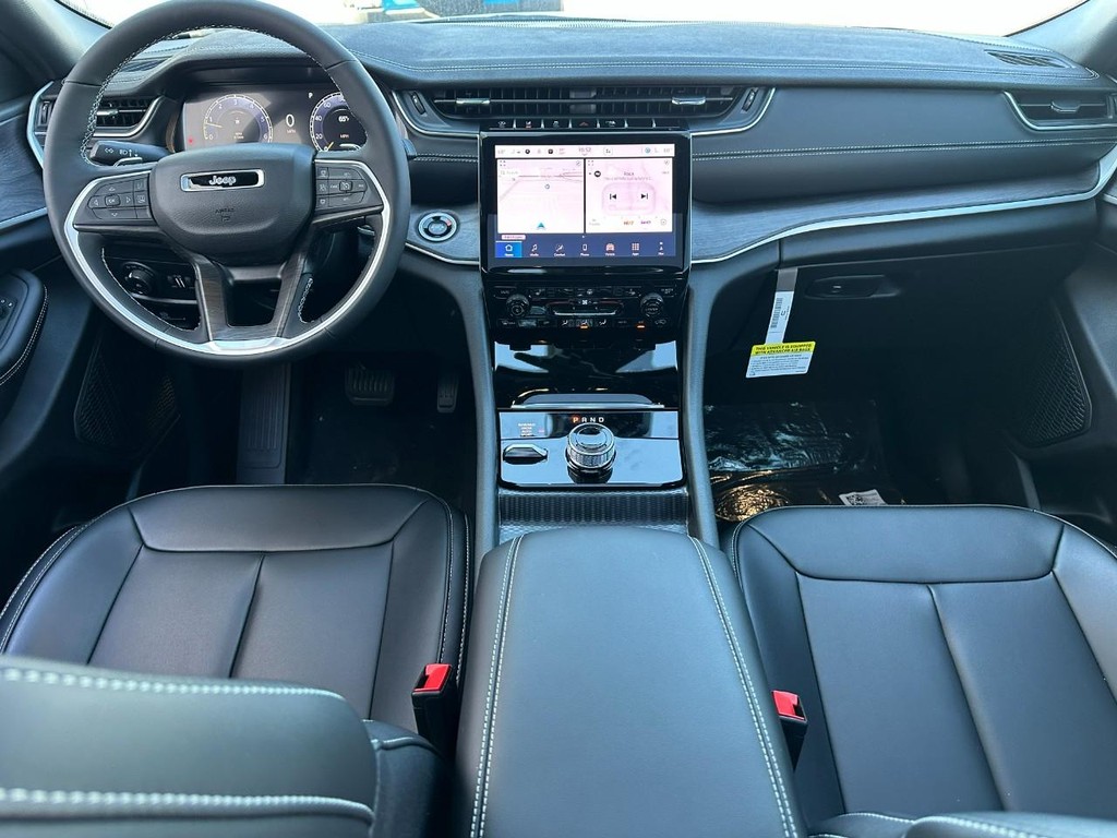 Jeep Grand Cherokee Vehicle Full-screen Gallery Image 6