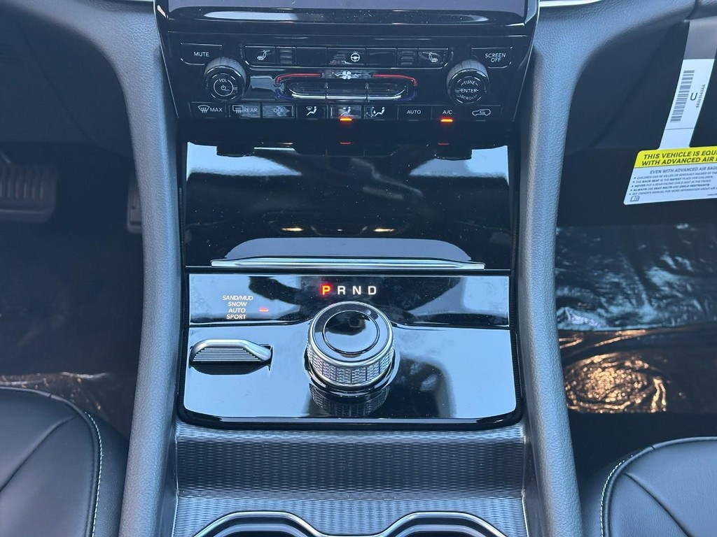 Jeep Grand Cherokee Vehicle Full-screen Gallery Image 9