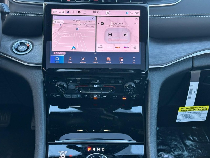 Jeep Grand Cherokee Vehicle Full-screen Gallery Image 8