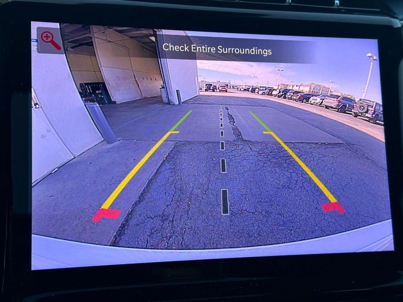 Jeep Grand Cherokee Vehicle Full-screen Gallery Image 17