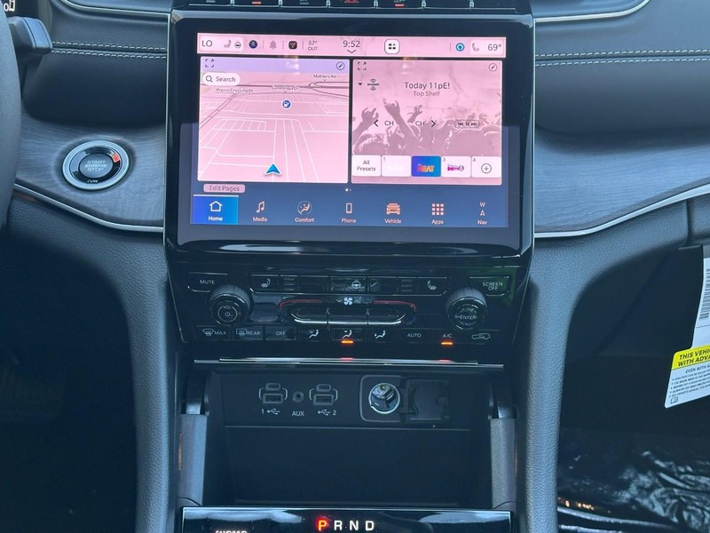 Jeep Grand Cherokee Vehicle Full-screen Gallery Image 8