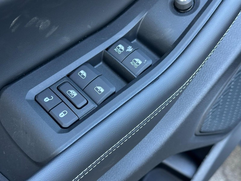 Jeep Grand Cherokee Vehicle Full-screen Gallery Image 10