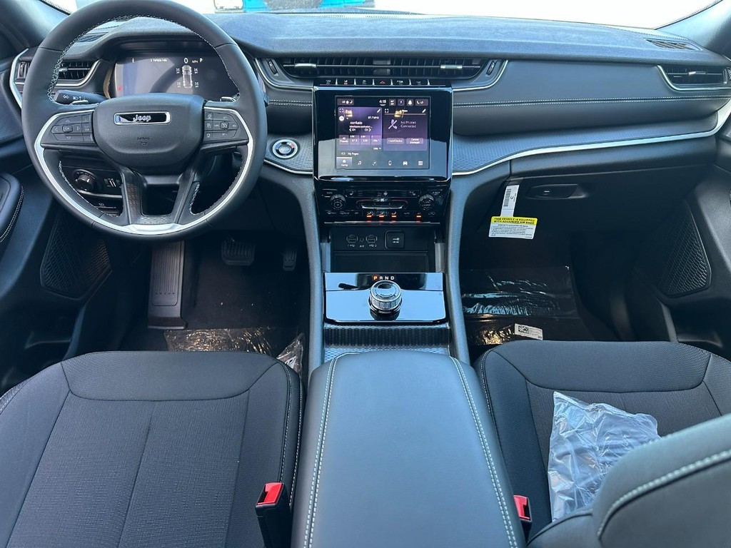 Jeep Grand Cherokee Vehicle Full-screen Gallery Image 6