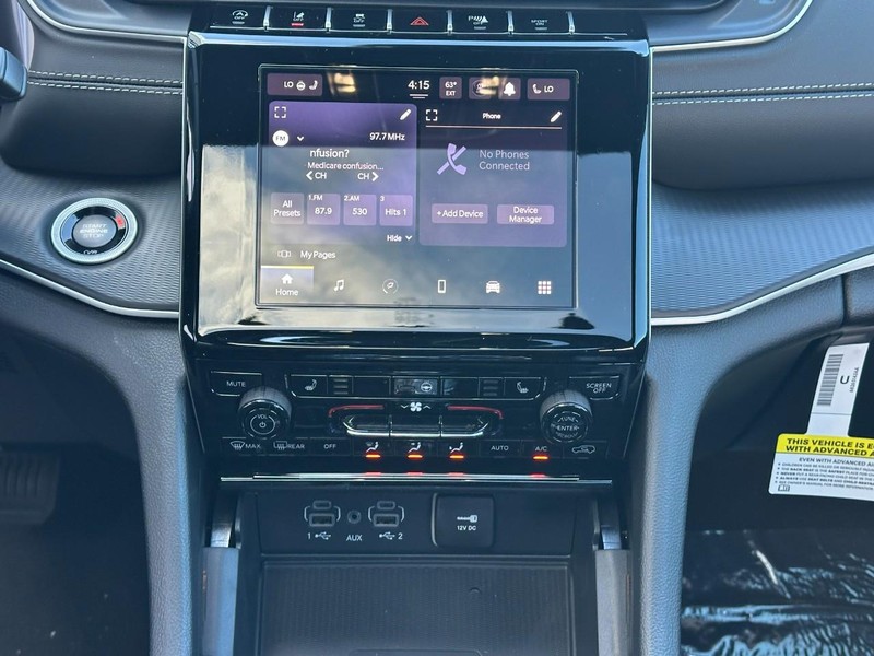 Jeep Grand Cherokee Vehicle Full-screen Gallery Image 8