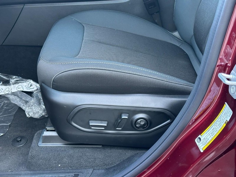 Jeep Grand Cherokee Vehicle Full-screen Gallery Image 11