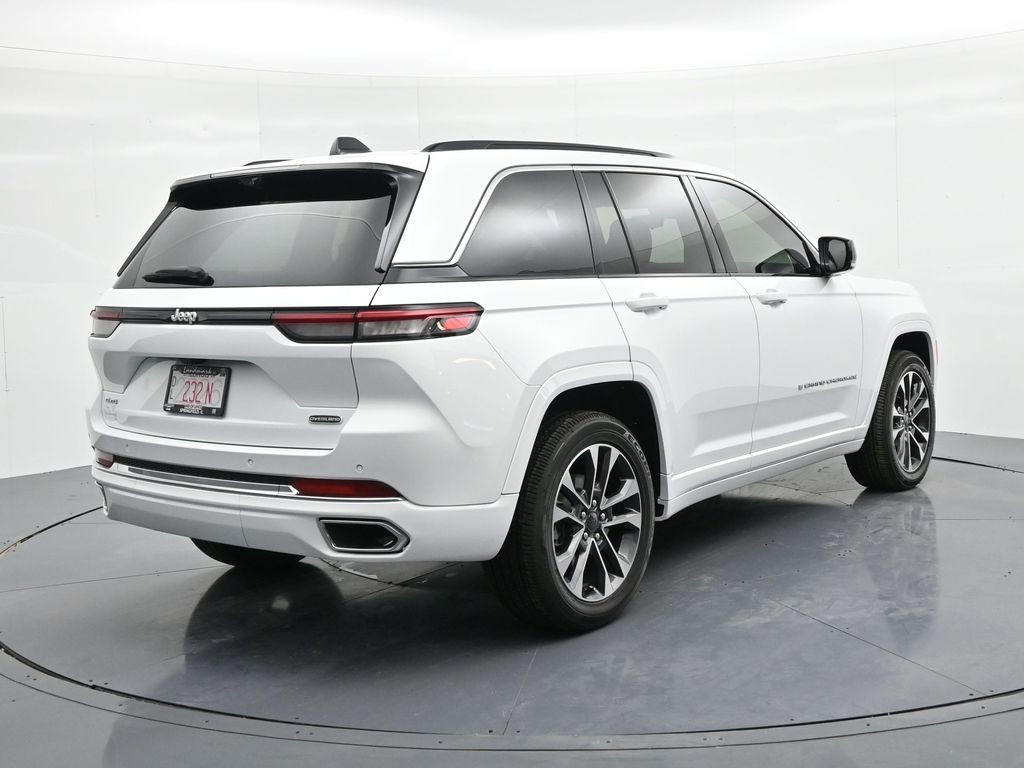 Jeep Grand Cherokee Vehicle Full-screen Gallery Image 6
