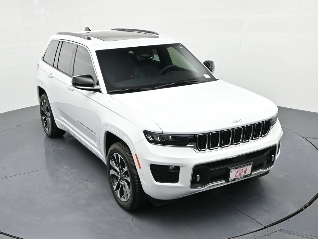Jeep Grand Cherokee Vehicle Full-screen Gallery Image 18