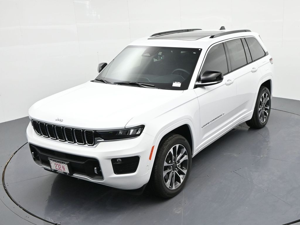 Jeep Grand Cherokee Vehicle Full-screen Gallery Image 20