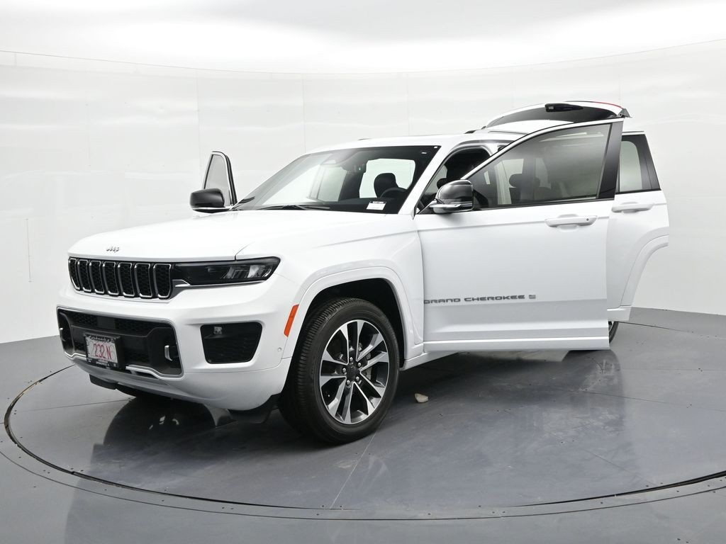Jeep Grand Cherokee Vehicle Full-screen Gallery Image 28