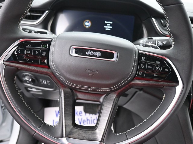 2025 Jeep Grand Cherokee Overland - Photo 16