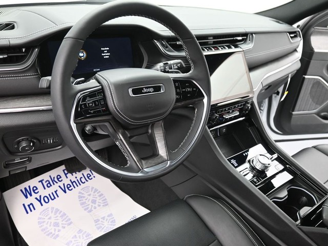 2025 Jeep Grand Cherokee Overland - Photo 17
