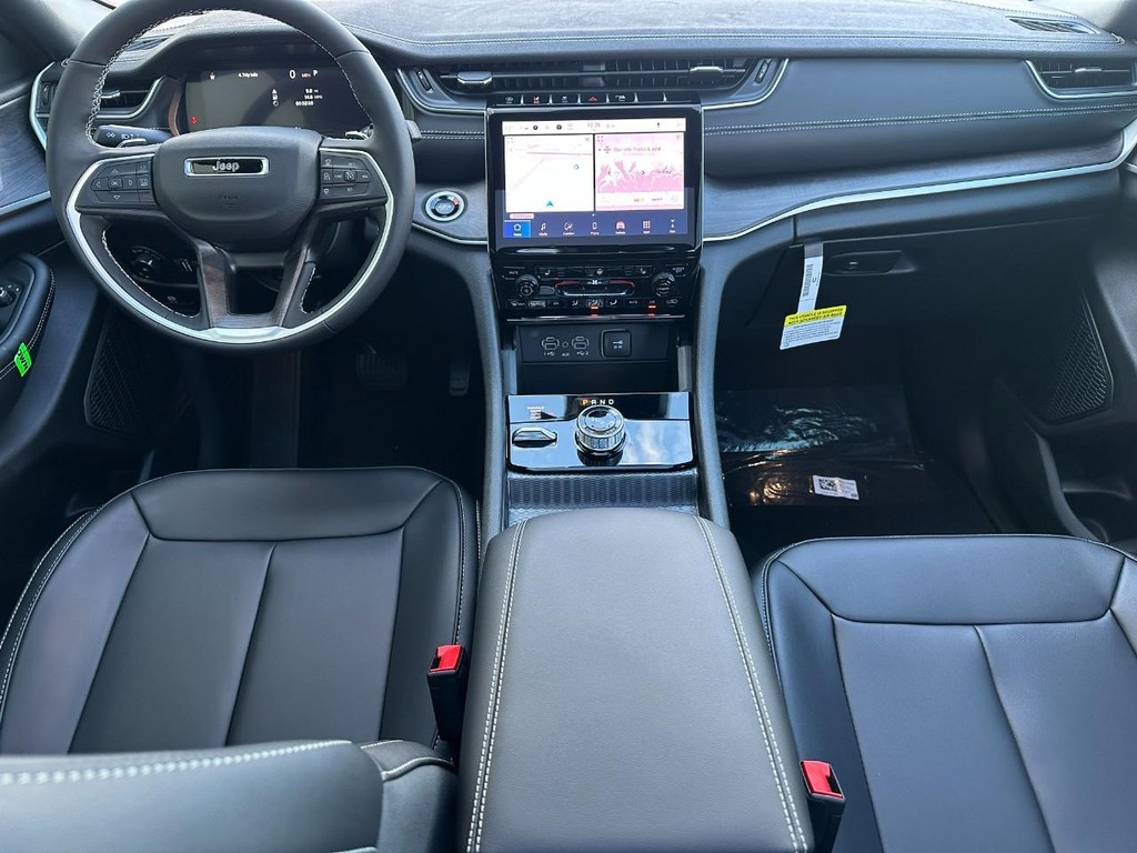 Jeep Grand Cherokee Vehicle Full-screen Gallery Image 6