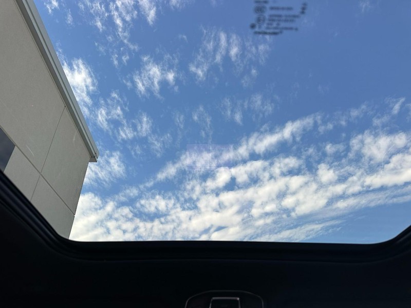 Jeep Grand Cherokee Vehicle Full-screen Gallery Image 5