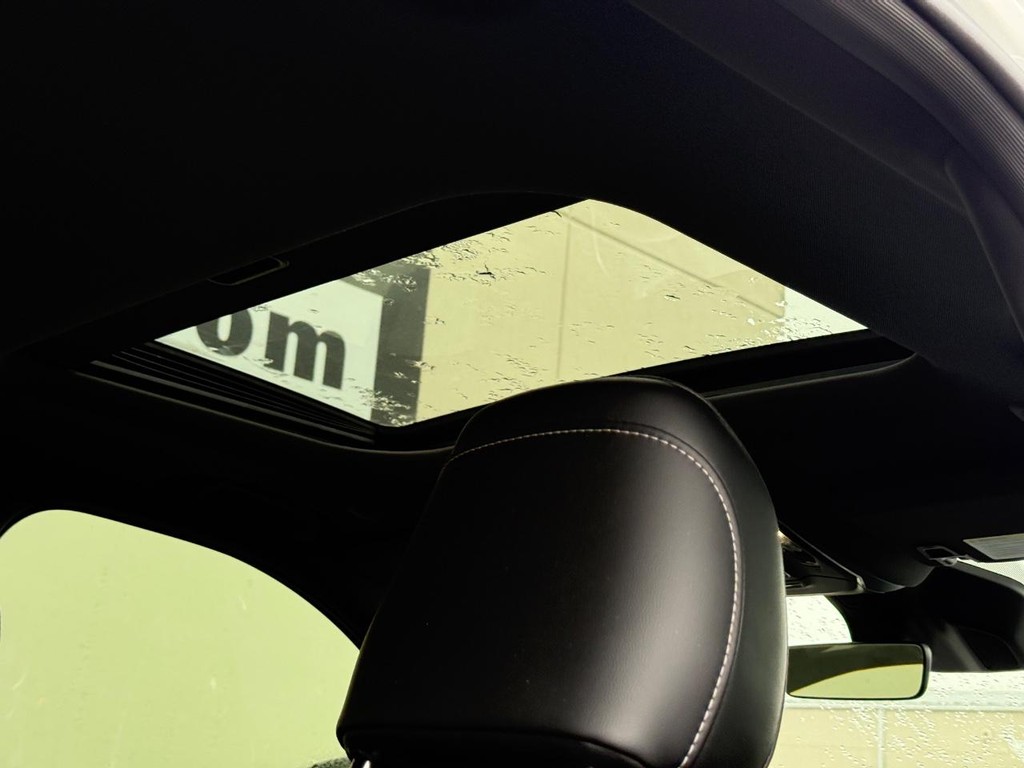 Jeep Grand Cherokee Vehicle Full-screen Gallery Image 6