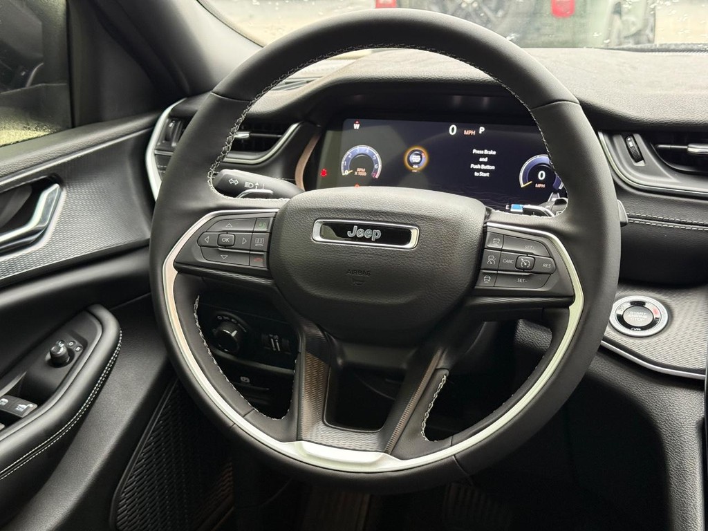 Jeep Grand Cherokee Vehicle Full-screen Gallery Image 8