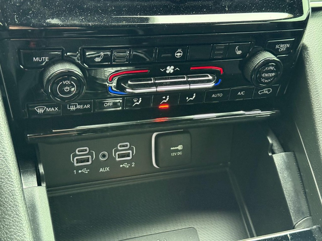 Jeep Grand Cherokee Vehicle Full-screen Gallery Image 15