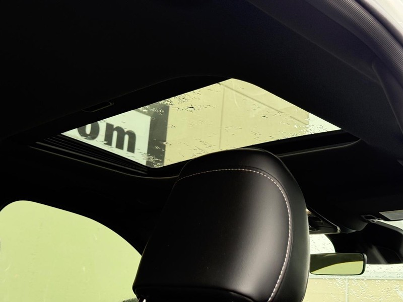 Jeep Grand Cherokee Vehicle Full-screen Gallery Image 6