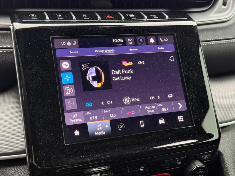 Jeep Grand Cherokee Vehicle Full-screen Gallery Image 12