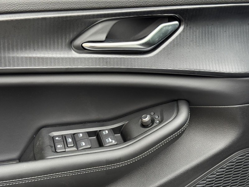 Jeep Grand Cherokee Vehicle Full-screen Gallery Image 18