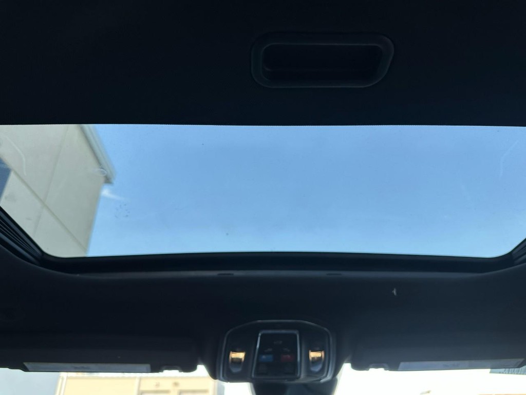 Jeep Grand Cherokee Vehicle Full-screen Gallery Image 5