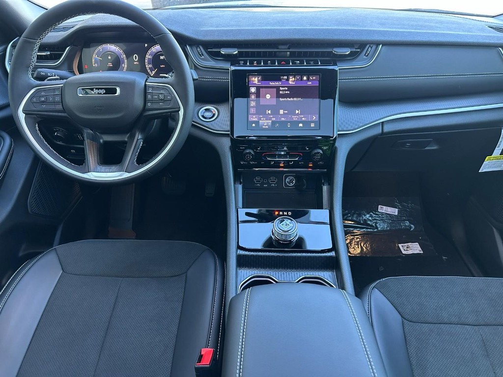 Jeep Grand Cherokee Vehicle Full-screen Gallery Image 6