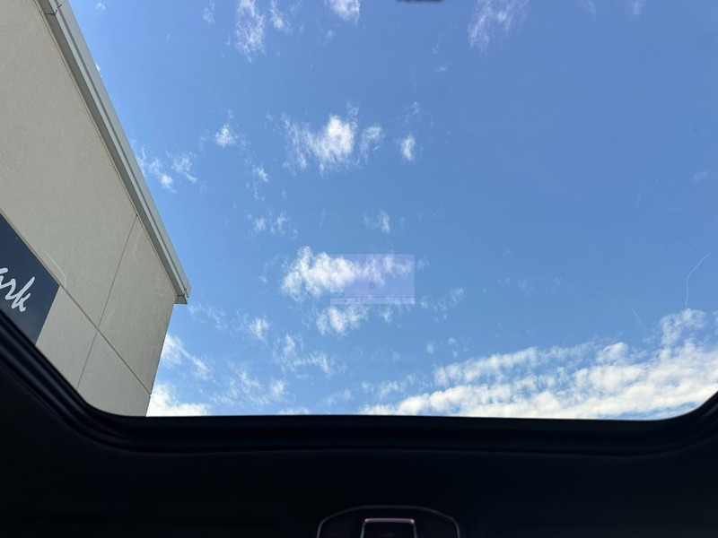 Jeep Grand Cherokee Vehicle Full-screen Gallery Image 5