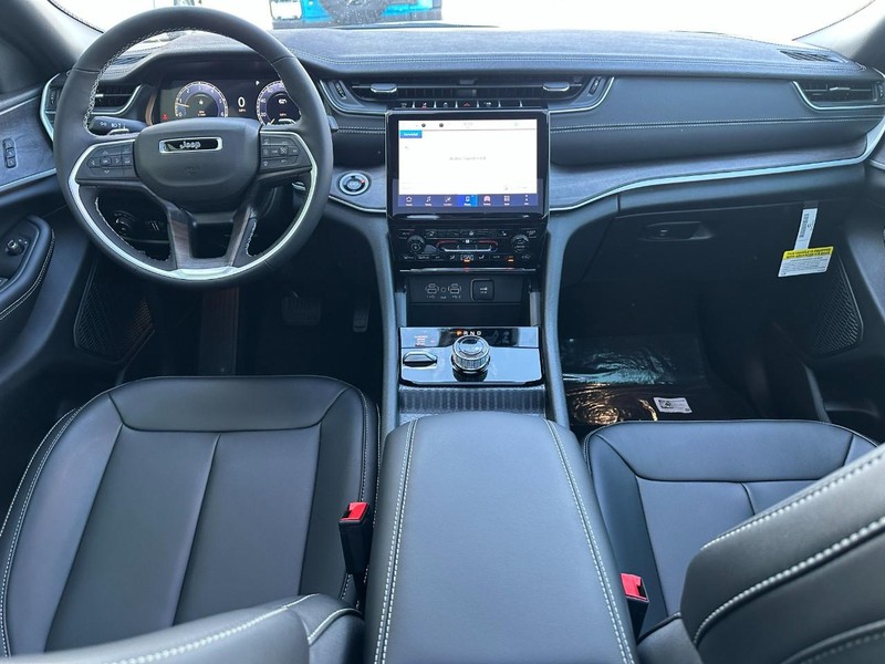 Jeep Grand Cherokee Vehicle Full-screen Gallery Image 6