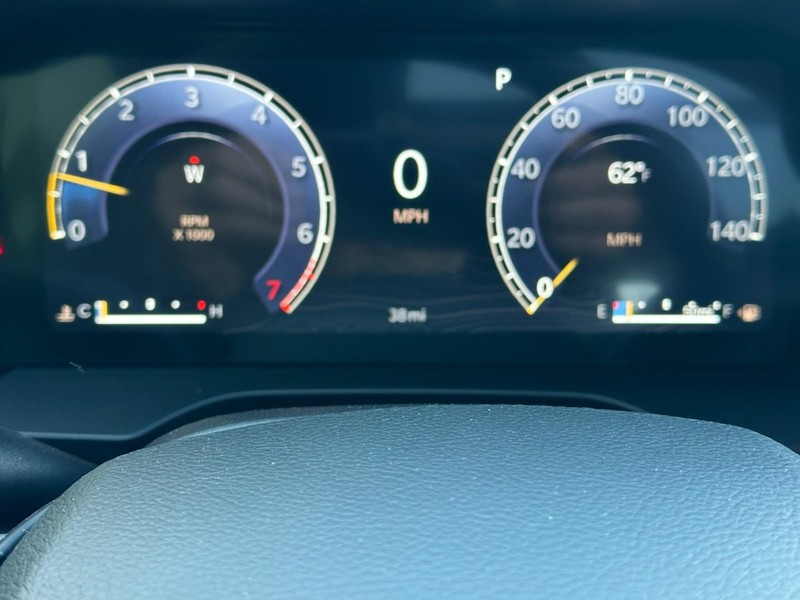 Jeep Grand Cherokee Vehicle Full-screen Gallery Image 15