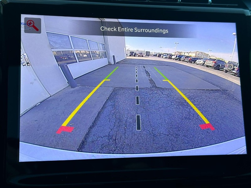 Jeep Grand Cherokee Vehicle Full-screen Gallery Image 17